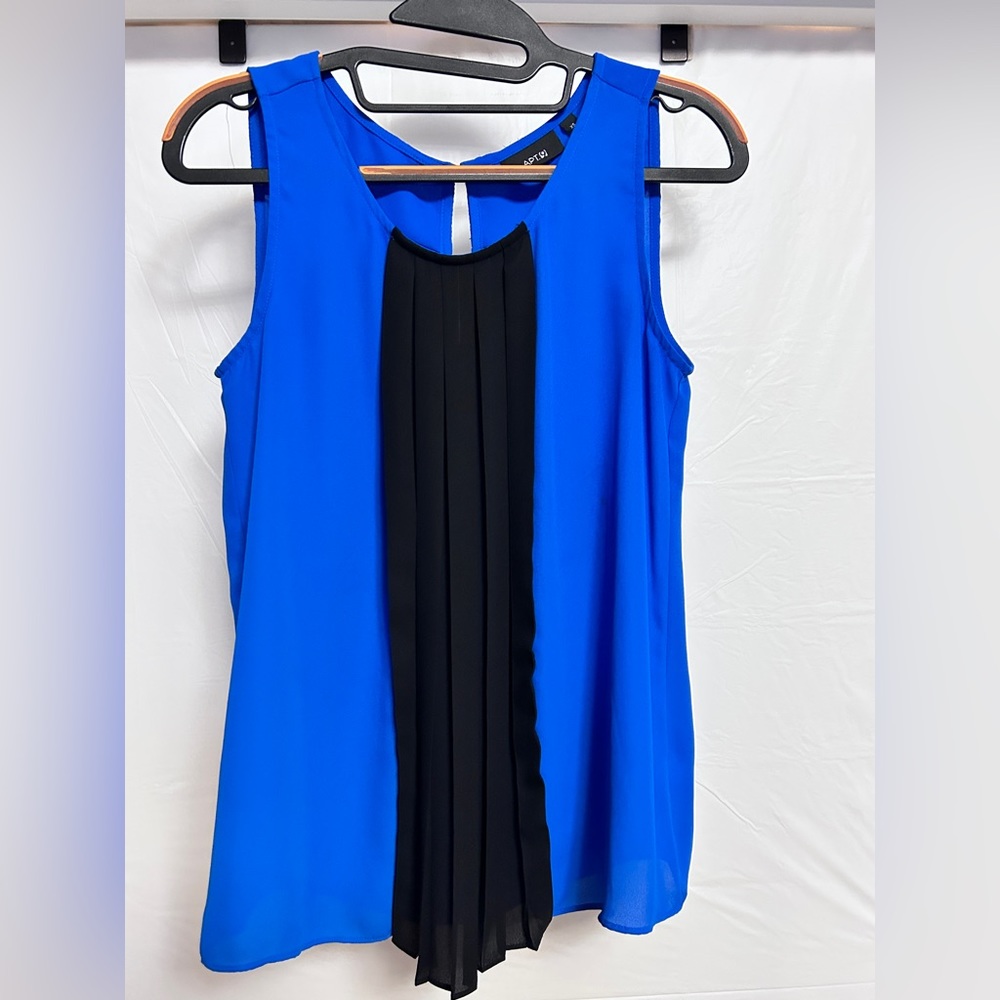 APT 9  Top   Size XS